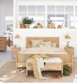 Maisons Du Monde Appliques Murales Et Spots Applique En Bois De Chêne, Métal Doré Et Abat-jour En Rotin Tressé Main -Luminaires Bord de mer Soldes applique en bois de chene metal dore et abat jour en rotin tresse main 1000 2 31 222702 2